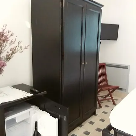 Lantgård La Trottoria *