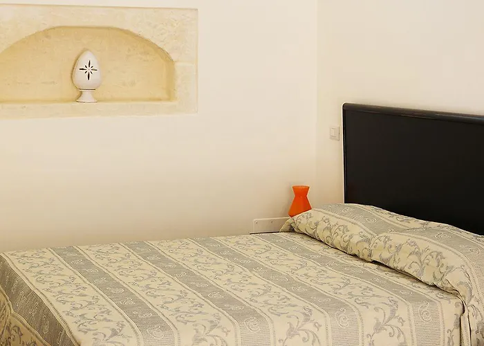 农家乐 La Trottoria