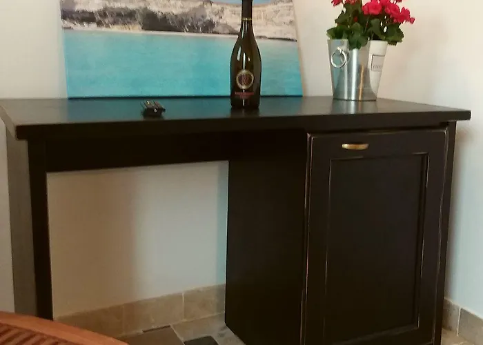 农家乐 La Trottoria *