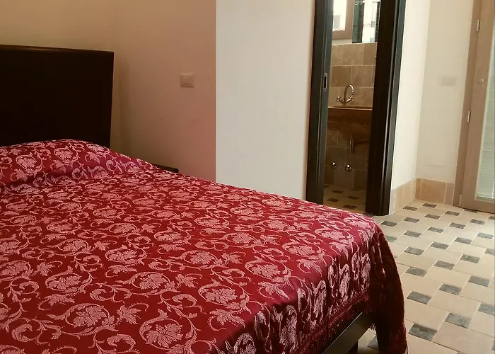 农家乐 La Trottoria