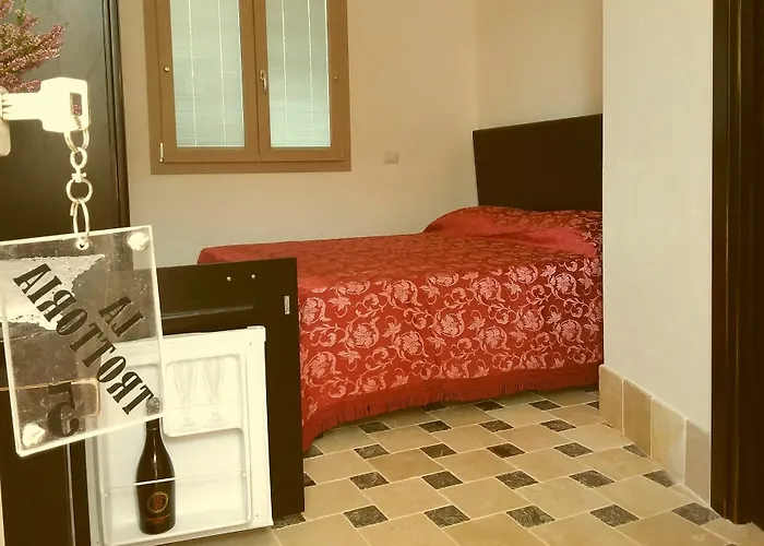 农家乐 La Trottoria